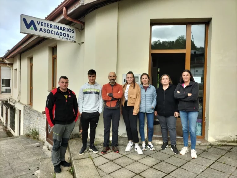 Nestlé fomenta el relevo generacional en las granjas lecheras con su programa de agroemprendimiento en Cantabria