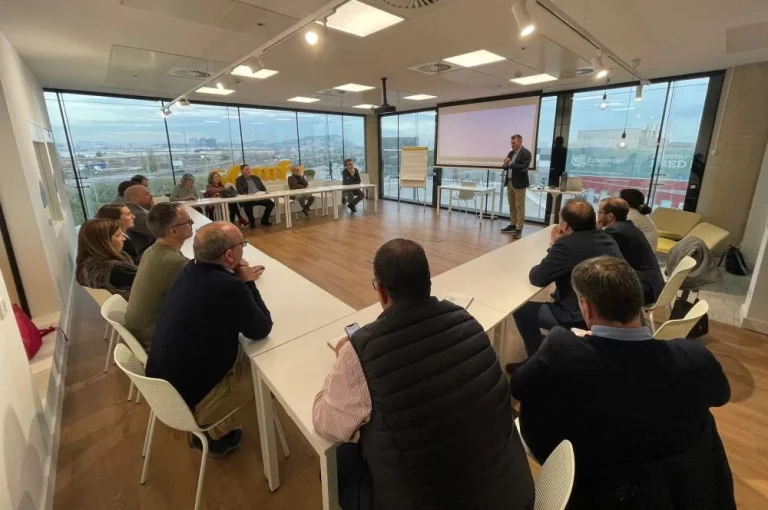 AESSO pone en marcha el primer estudio de control solar activo en un colegio 