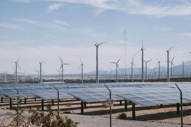 AleaSoft; Récords de producción eólica y fotovoltaica y caída de precios de mercados eléctricos europeos