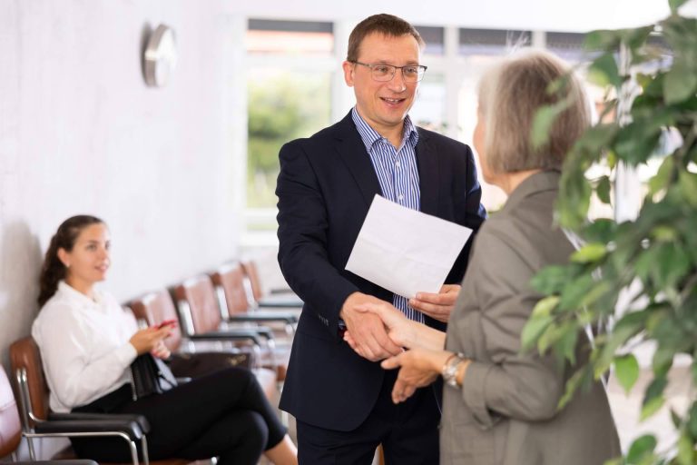 Cómo la Ley de Segunda Oportunidad ayuda a superar el sobreendeudamiento con Repara tu Deuda Abogados