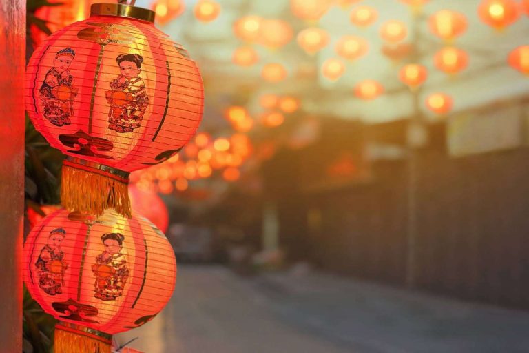 Conectividad y cultura; OROC Fibra y Móvil en la Feria del Año Nuevo Chino de Sevilla