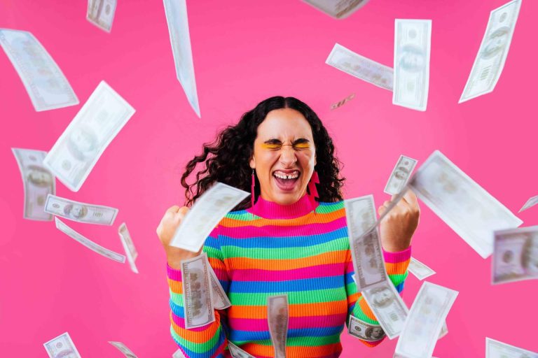 Es posible comprar el euromillones online y elegir la jugada mágica que elige aleatoriamente cinco número