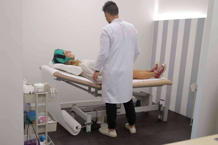 Evitar la caída del cabello en la quimioterapia es posible, pero pocos lo saben