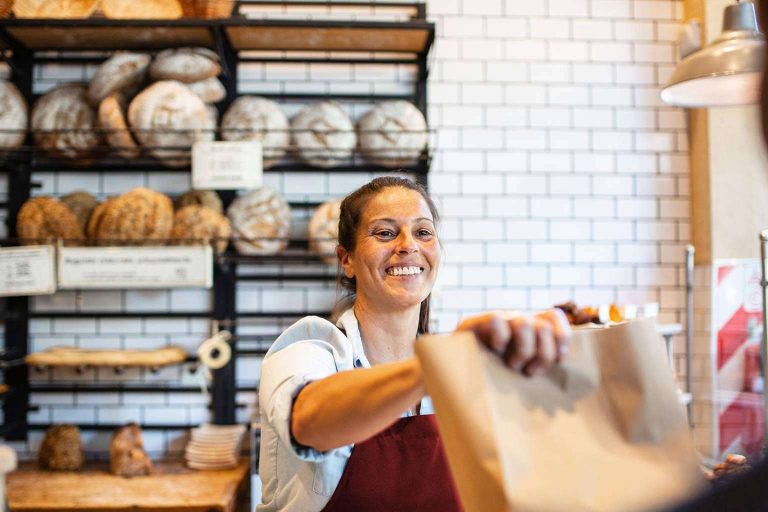 Línea Directa lanza su seguro para negocios y comercios