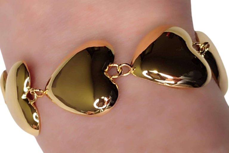 Estiloneu anticipa las tendencias del verano en pulseras y tobilleras de bisutería