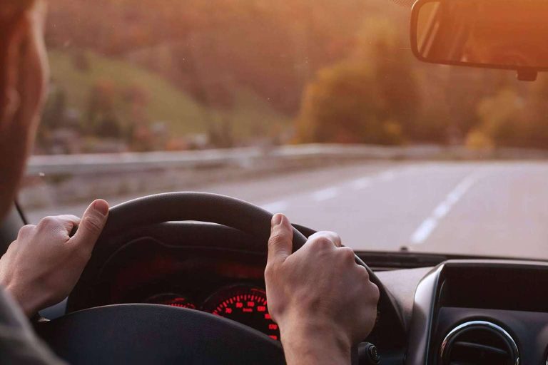 Diferencias entre un seguro de coche a todo riesgo y un seguro a terceros