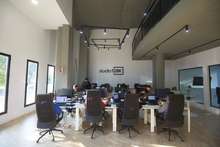 Nuevas soluciones en desarrollo de software a medida fortalecen la competitividad empresarial