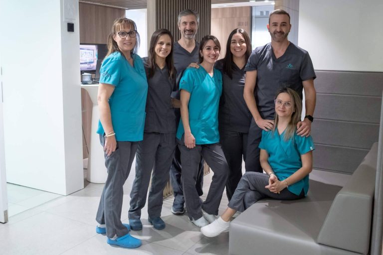 Ortodoncia invisible, la revolución estética que está cambiando la sonrisa de los murcianos